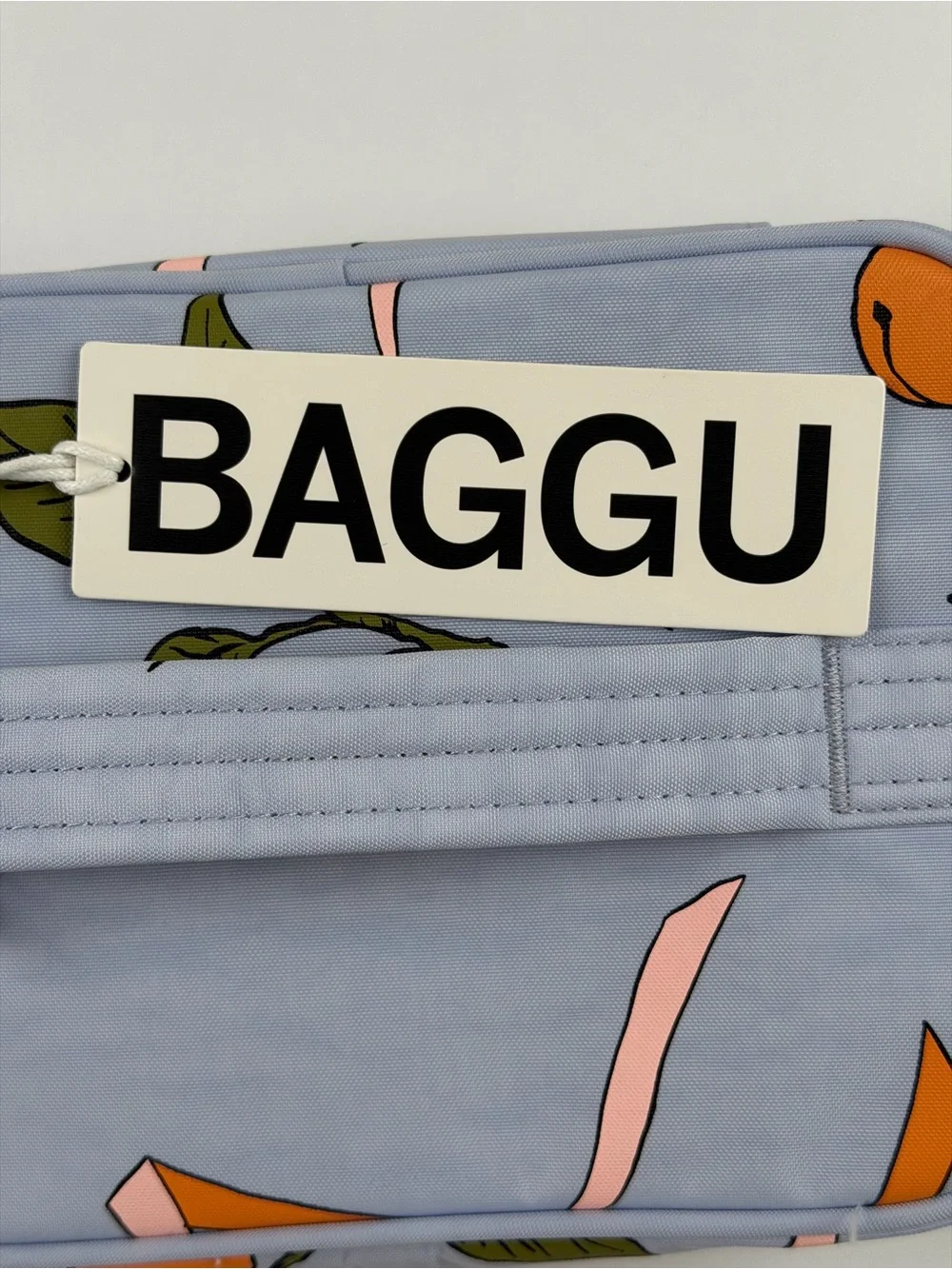 NWT Baggu Large Cosmetic Case in Apricots and Ribbons
